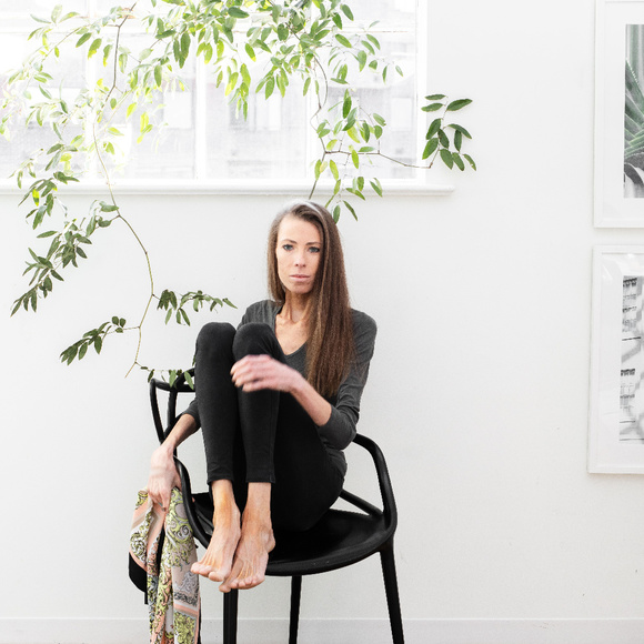 Meet your Posher, Julia - Picture 2 of 3